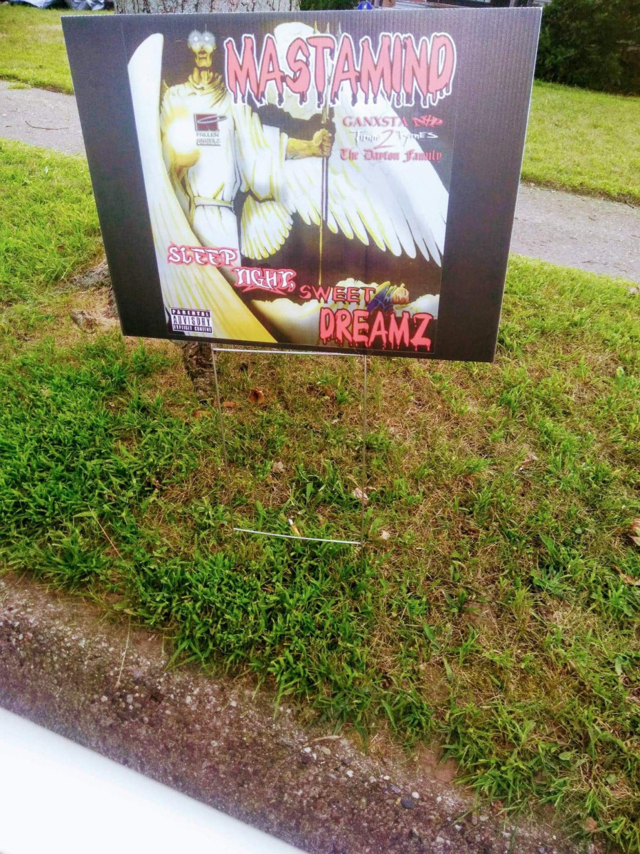 Mastamind Grass Sign